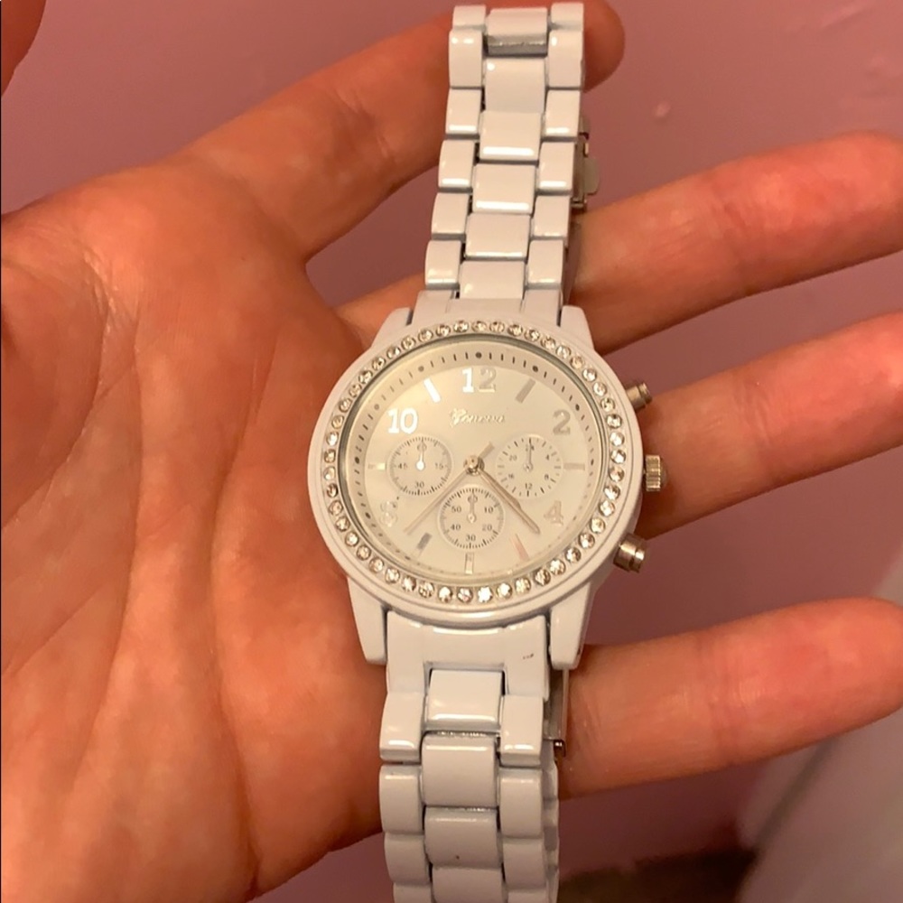 Watch with diamond edge